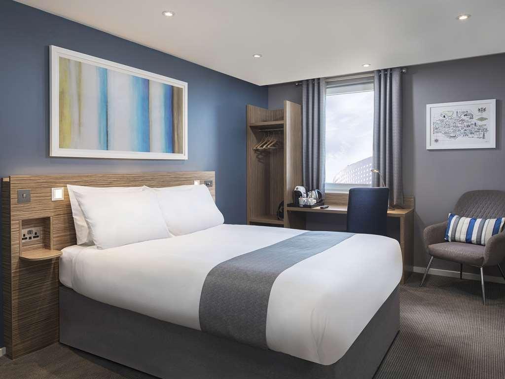 Mercure London Gatwick Airport Horley Room photo