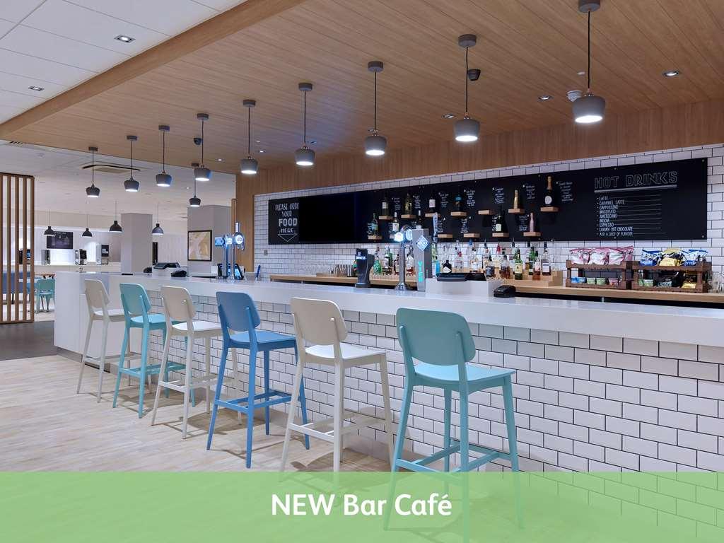 Mercure London Gatwick Airport Horley Restaurant photo