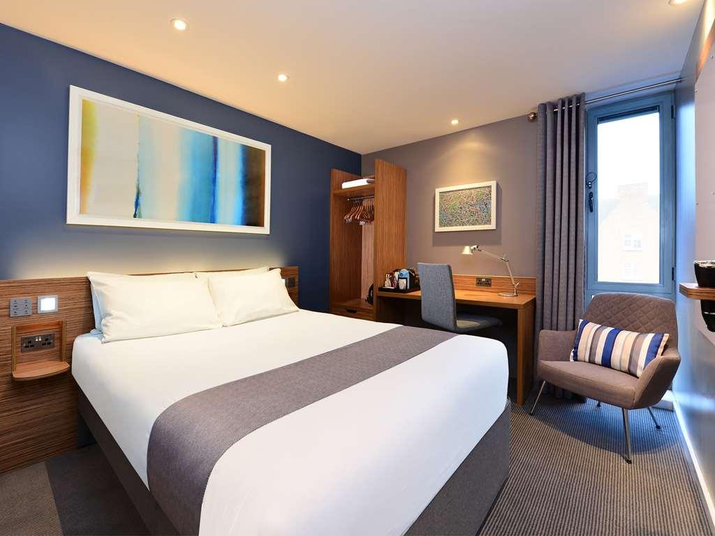 Mercure London Gatwick Airport Horley Room photo