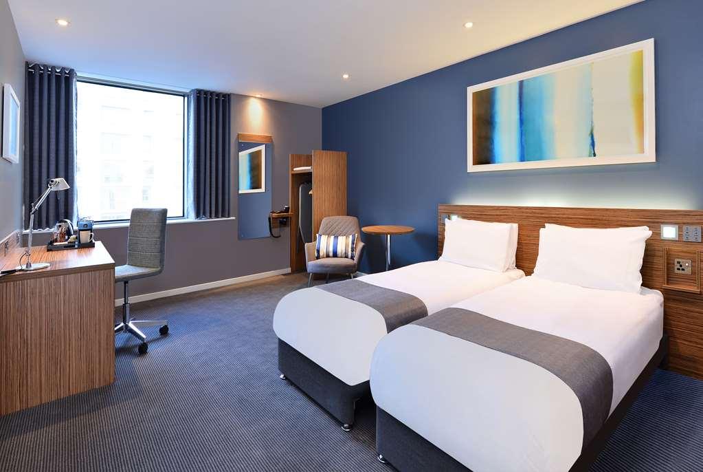 Mercure London Gatwick Airport Horley Room photo