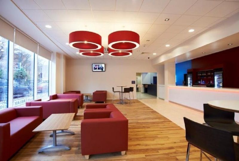 Mercure London Gatwick Airport Horley Exterior photo